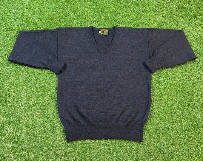 Vintage Plain Black V Neck Sweatshirt Boston Traders Size Medium M Quality 1990s Oversized Comfy Great Fit Original 90s Pull Over