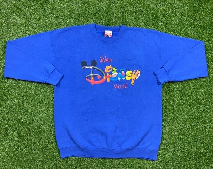Vintage Walt Disney World Crewneck Sweatshirt Made USA Size XXL 2XL Magic Kingdom WDW Disneyland Mickey Mouse Pooh Pull Over Oversized Comfy