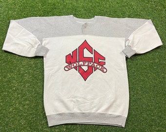 Vintage NC State University WolfPack ras du cou sweat-shirt taille grand L NCAA College Basketball North Carolina pull over surdimensionné des années 1990 des années 90