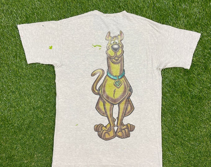 Vintage Scooby Doo Graphic Tee T Shirt Warner Bros Studio Store Size Medium M Cartoon Network Classic Animation Distressed