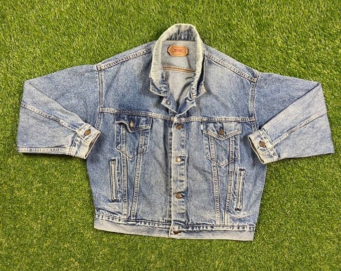 Vintage Levi's Strauss & Co Jean Jacket Size Medium M American USA Classic Blue Jean Jacket Button Down White Tab 1980s Oversized