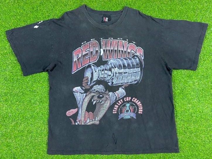 Vintage Detroit Red Wings 1997 Stanley Cup Champions Looney Tunes T Shirt  Tee Tasmanian Devil Giant Xtra Large NHL 1990s 90s Hockey Michigan