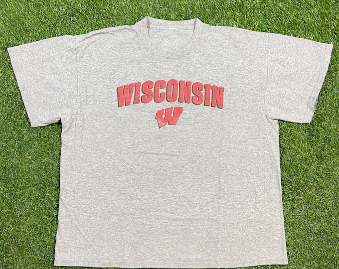 Vintage University of Wisconsin Badgers T Shirt Tee Size XXL 2XL NCAA College Football Basketball Bucky Badger 1990s