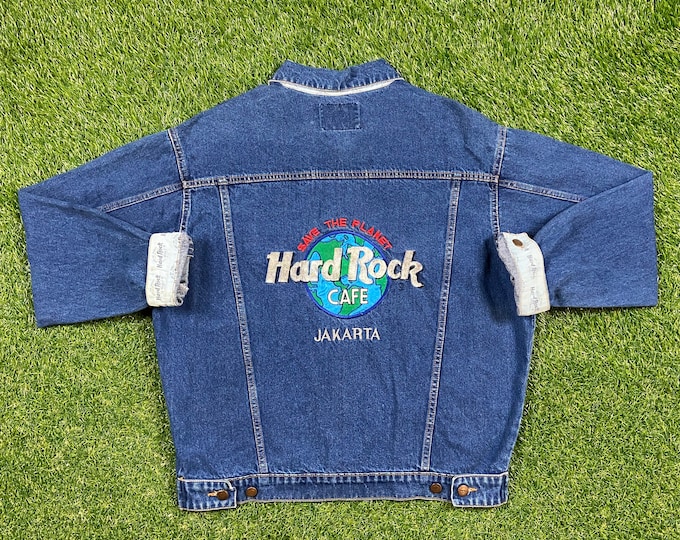 Vintage Hard Rock Cafe Jakarta Jean Jacket Size Large L American USA Classic Blue Jean Jacket Button Down Original