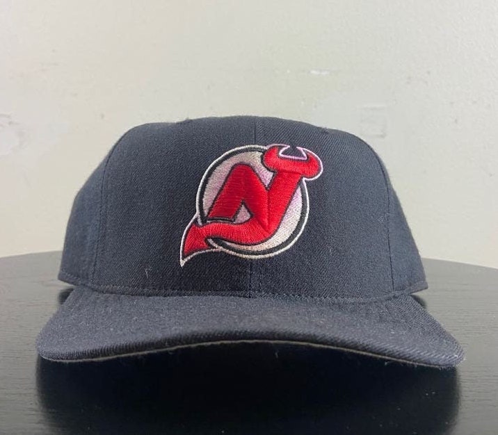 New Era 59FIFTY NJ DEVILS Hat Cap Fitted 6 3/4 Wool NHL New Jersey 5950 NOS