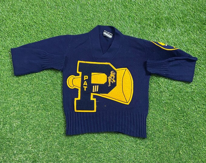 Vintage Pat Knit Sweater Size Small S Cheerleader Sports Team Spirit 1960s 60s Pull Over