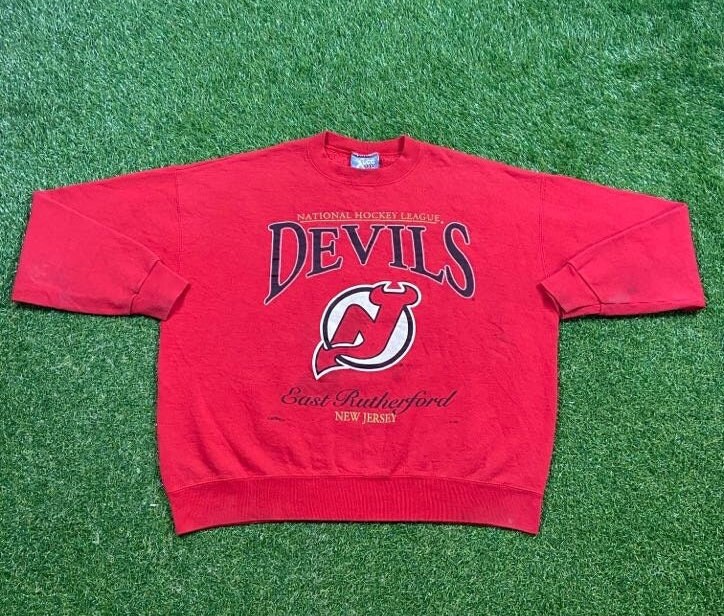 vintage 90s NEW JERSEY DEVILS NJ RED STRIPED 3/4 SLEEVE t-shirt