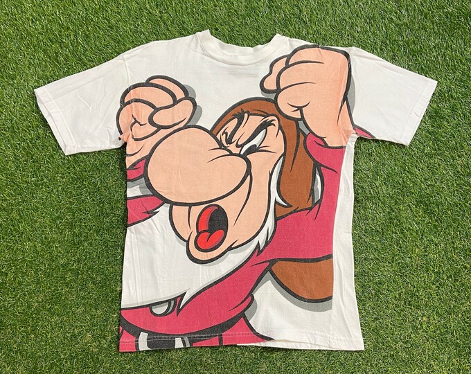 Vintage Seven Dwarfs Snow White T Shirt Tee Size Medium M Walt Disney World Magic Kingdom Mickey Mouse Disneyland WDW Grumpy 1990s 90s