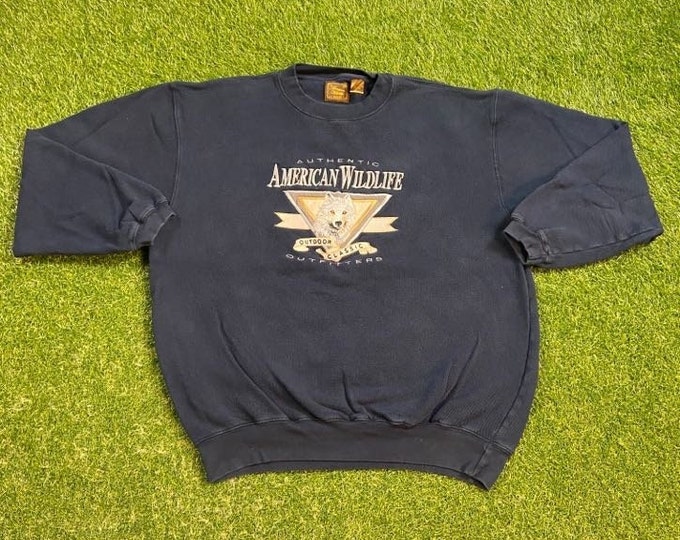 Vintage American Wildlife Outfitters Crewneck Sweatshirt Size Xtra Large XL Wolf Pack Wolves Animals Cozy Habitat All Over Print Art Cool