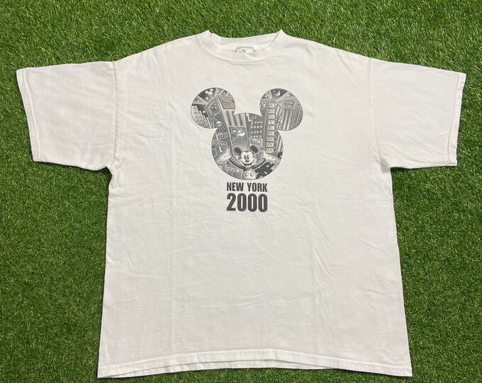 Vintage Mickey Mouse T Shirt Tee Made USA Size XXL 2Xl Walt Disney World WDW Magic Kingdom Disneyland New York 00s 2000