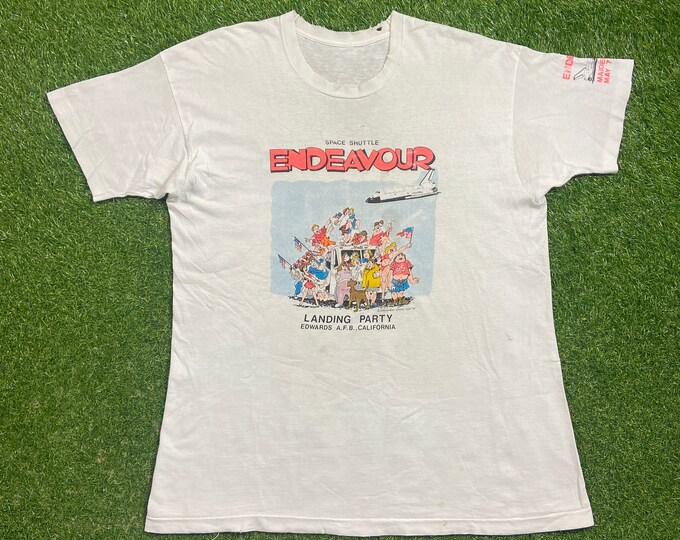Vintage Space Shuttle Endeavour T Shirt Tee Size XXL 2XL NASA Kennedy Space Center Unique Galaxy Moon Astronaut 1990s 90s