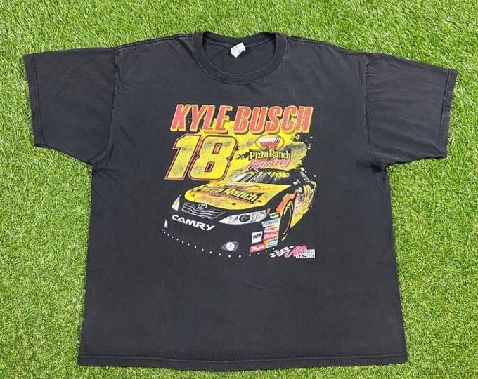 Vintage Kyle Busch 18 T Shirt Tee Anvil Size XXl 2XL Classic Car Speedway NASCAR Daytona 500 Motorsports 1990s 90s
