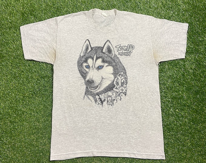 Vintage Husky Sled Dogs T Shirt Tee Made USA Size Large L Wolf Pack Rare 1990s 90s Animals Cozy Habitat All Over Print Art Cool