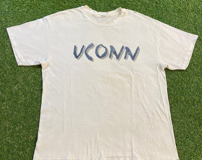 Vintage University of Connecticut Huskies UCONN T Shirt Tee Off Campus Made Usa Size Xtra Large XL NCAA College Basketball 1990s 90s