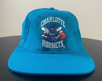 Vintage Charlotte Hornets Fitted Hat Starter Storlek 7-7 3/4 NBA Basketball Chris Paul Michael Jordan North Carolina NC 1990-talet 90-talet