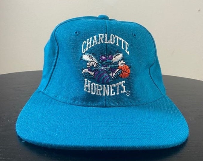 Vintage Charlotte Hornets Fitted Hat Starter Size 7 - 7 3/4 NBA Basketball Chris Paul Michael Jordan North Carolina NC 1990s 90s