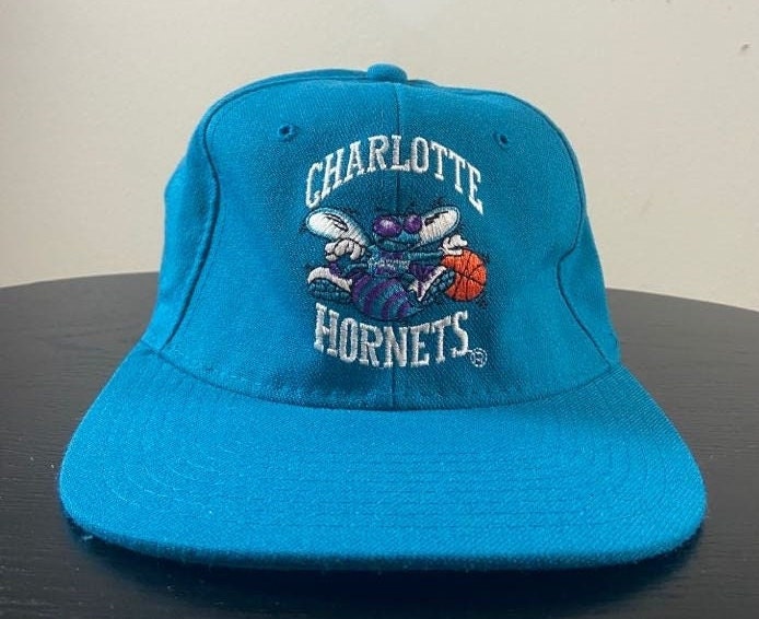 Vintage 90s Charlotte Hornets NBA Embroidered white Leather Snapback Hat