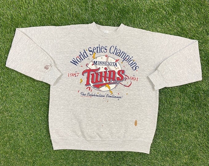Vintage Minnesota Twins 1987 1991 World Series Crewneck Sweatshirt Celebration Continues Size Large L MLB Baseball Pull Over Comfy Warm