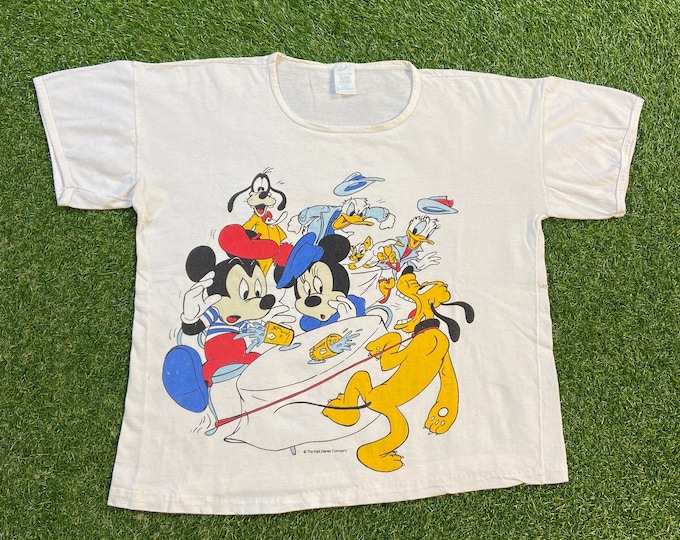 Vintage Walt Disney World T Shirt Tee Size Medium M WDW Mickey Mouse Disneyland Magic Kingdom Classic 1990s 90s