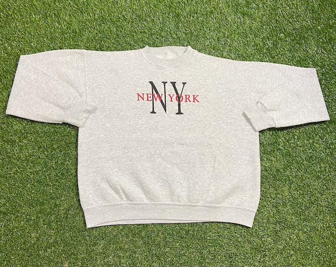 Vintage New York Crewneck Sweatshirt Size Medium M NYC Big Apple Broadway Manhattan Statue of Liberty 1990s 90s Pull Over Oversized