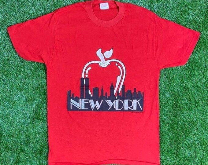 Vintage Big Apple New York City T Shirt Tee Royal First Class Made USA Size Large Broadway NYC Manhattan L