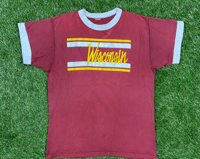 Vintage University of Wisconsin Badgers T Shirt Tee Size Xtra Large NCAA College Football Basketball Bucky Badger 1990s XL