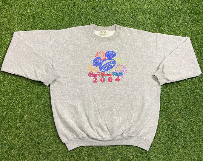 Vintage World Disney World 2004 Crewneck Sweatshirt Size XXL 2XL WDW Disneyland Magic Kingdom Mickey Mouse 00s Pull Over Oversized