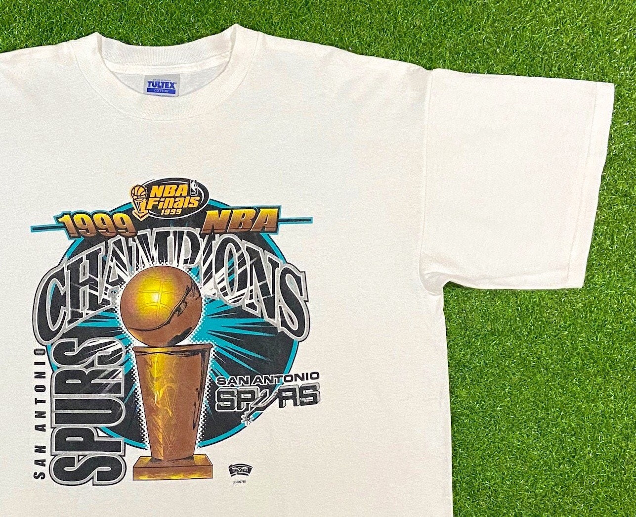 Vintage San Antonio Spurs Division Champs T-Shirt Size XL 2001 NBA