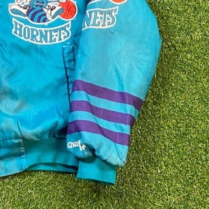 Vintage Charlotte Hornets bomberjacka Chalk Line Tillverkad i USA Storlek Medium M NBA Basketball North Carolina NC J. Cole 1990-talet 90-talet bild 7
