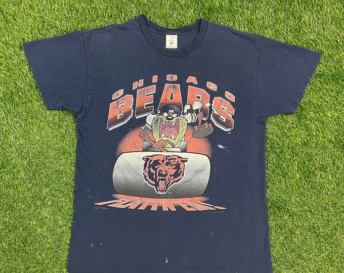 Vintage Chicago Bears T Shirt Tee Delta Made USA Size Large NFL Football Illinois Taz Looney Tunes Warner Bros 1990s 90s