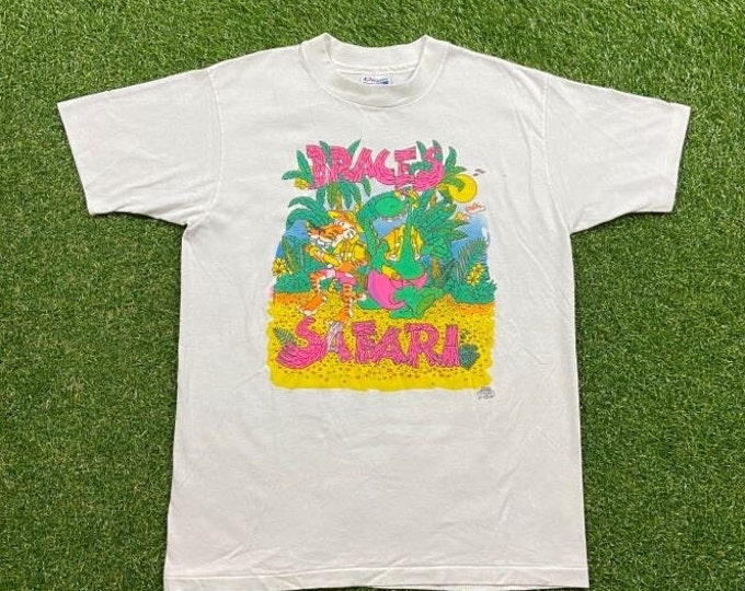 Vintage Braces Safari T Shirt Tee Hanes Made USA Size Large L Smile Classic Graphic