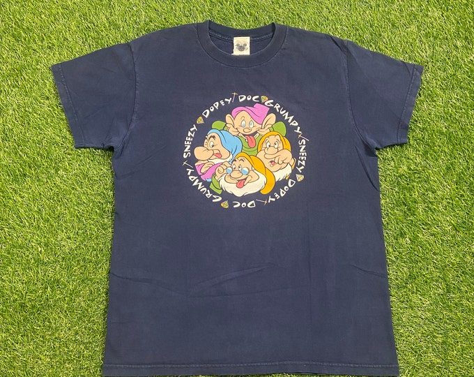 Vintage Seven Dwarfs Snow White T Shirt Tee Size Medium M Walt Disney World Magic Kingdom Mickey Mouse Disneyland WDW 1990s 90s