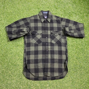 Vintage Flannel Button Down Shirt Pendleton Made USA Size Medium M Quality Warm Hunting Winter Fashion Hiking Coat 1980s 80s