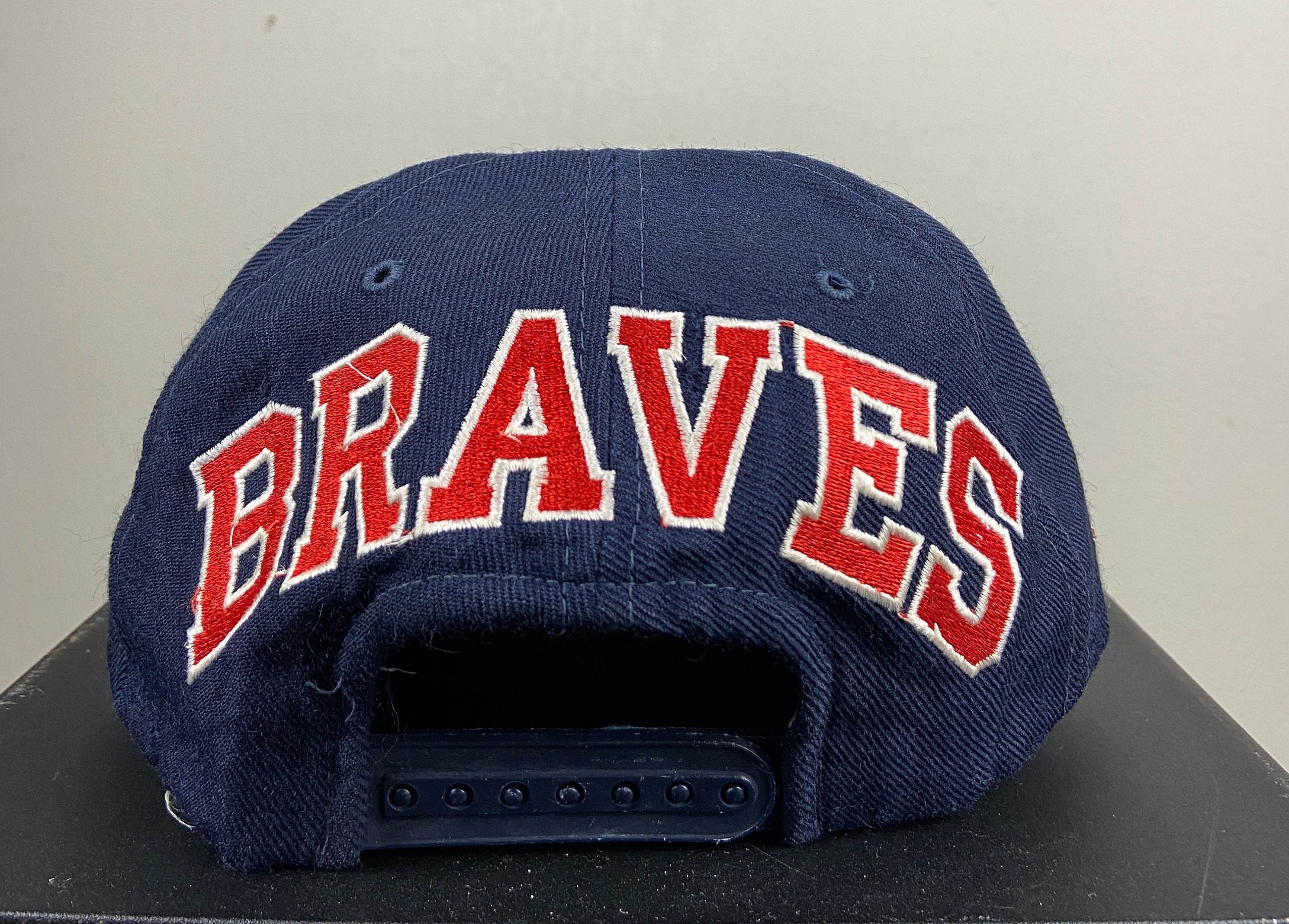 Vintage Starter - Atlanta Braves Snapback Hat 1990s OSFA