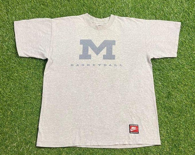 Vintage University of Michigan Wolverines T Shirt Tee Nike Size Medium M NCAA College Basketball 1990s 90s