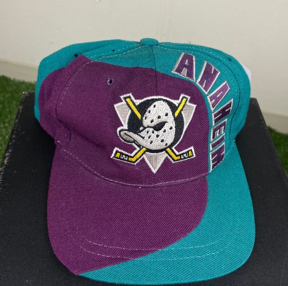 Vintage NHL Anaheim Mighty Ducks Starter Swirl Wool Snapback Hat – 🎅 Bad  Santa