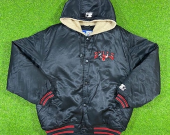 Vintage Chicago Bulls Snap Hooded Jacket Starter Sherpa Size Medium Illinois 23 Michael Jordan 1990s Warm Snow Windy Cold Winter Puffer
