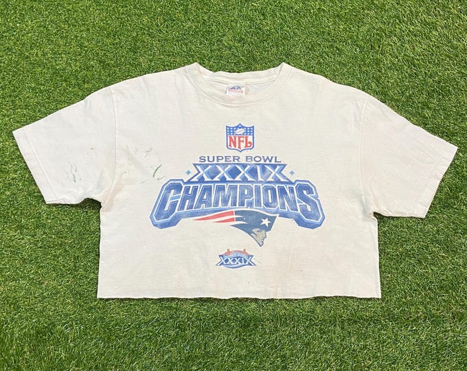 Vintage New England Patriots Crop Top T Shirt Tee Size Large L NFL Football Boston Massachusetts Tom Brady TB12 Super Bowl XXXIX 00s