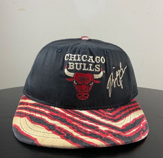 Chicago Bulls: 1990's Logo 7 Reverse Spellout Fullzip Jacket (XL) –  National Vintage League Ltd.