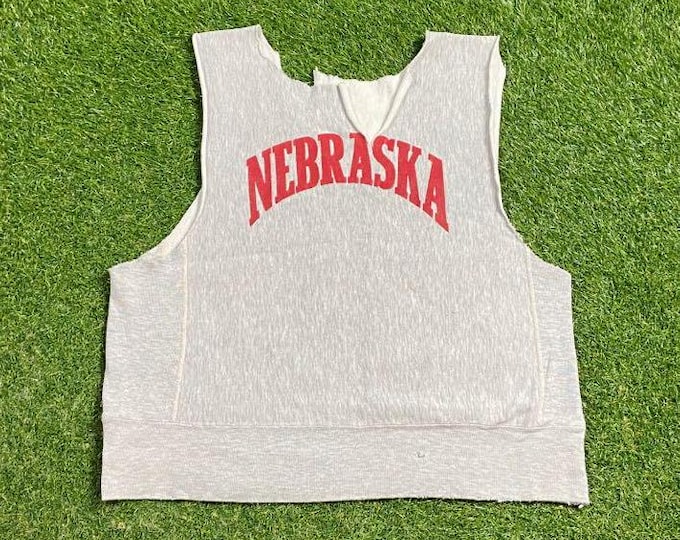 Vintage University of Nebraska Cornhuskers Sleeveless Crewneck Sweatshirt Size Medium M NCAA College Football 1990s 90s Pull Over Oversized