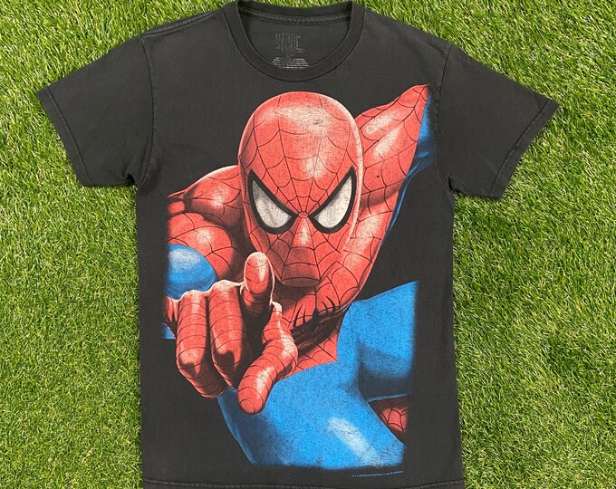 Vintage Spider-Man T Shirt Tee Giant Size Small Marvel Comics Avengers Peter Parker Super Hero Mega Spiderman