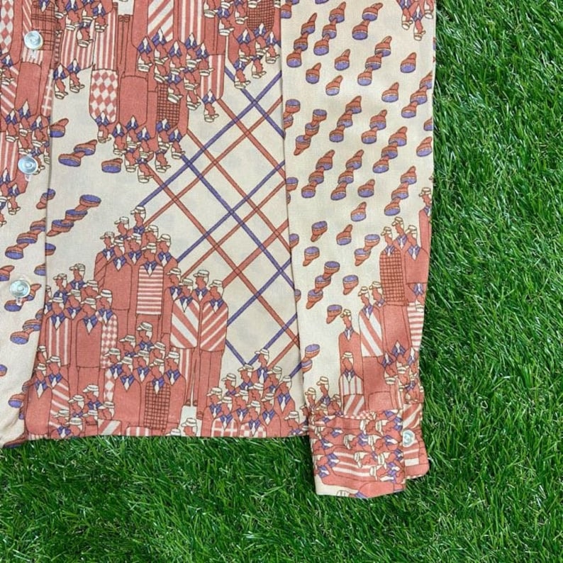 Vintage Wacky Hippie INT Ladies Garment Workers Union ButtonDown Shirt Size Small Dress Shirt 1970s 70s Original Classic Rare Made USA