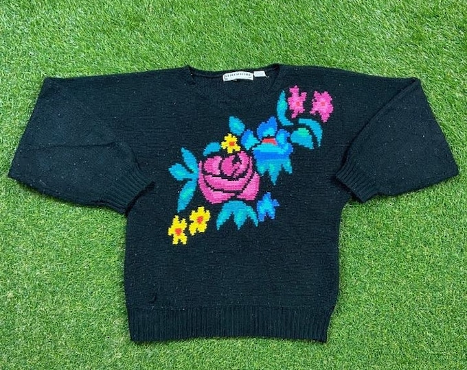 Vintage Flowers Knit Crewneck Sweater Retrospective Size Medium M Gardening Love Bees Caterpillars Butterflies Nature Plants 1990s 90s