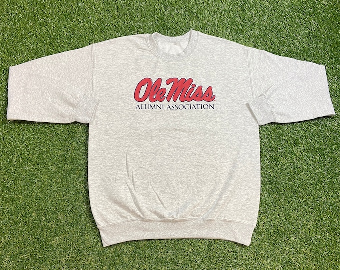 Vintage University of Mississippi Ole Miss Crewneck Sweatshirt Size Medium M NCAA College Football Eli Manning 1990s 90s Pull Over Oversized