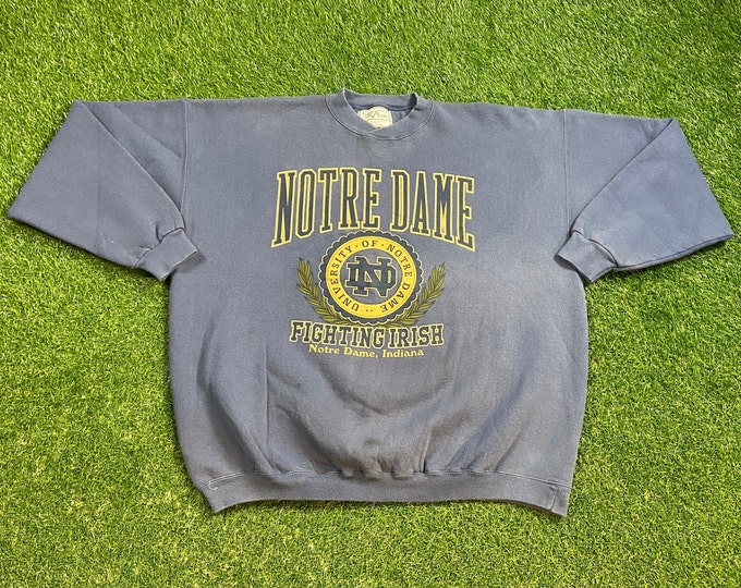 Vintage Notre Dame University Crewneck Sweatshirt Size XXL 2XL NCAA College Football Fighting Irish 1990s 90s Pull Over Oversized