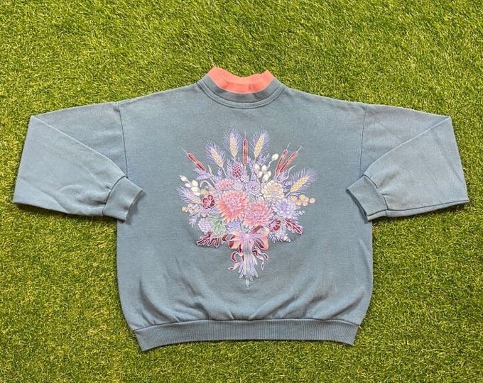Vintage Flowers Sweatshirt Size Small S Bees Caterpillars Butterflies Nature Plants 1990s 90s Pull Over Grandma