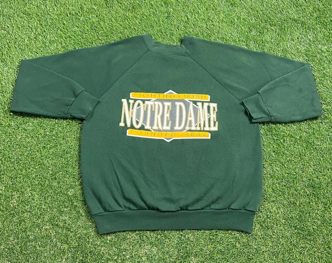 Vintage Notre Dame University Crewneck Sweatshirt Made USA Size XXL 2XL NCAA College Football Fighting Irish 1990s 90s Pull Over Oversized