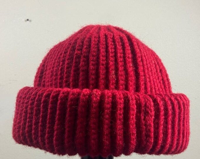 Vintage Red Beanie Skull Cap Medium /Large Classic Outdoor Wear Winter 1990s 90s