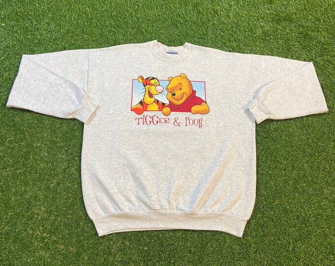 Vintage Winnie the Pooh Bear Crewneck Sweatshirt Size Xtra Large XL Tigger Walt Disney World 90s Wdw Disneyland Disneyana Piglet Pull Over