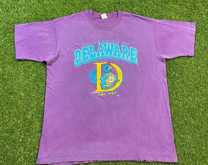 Vintage University of Delaware Fighting Blue Hens T Shirt Tee Made USA Size Xtra Large XL NCAA College Basketball 1990s 90s